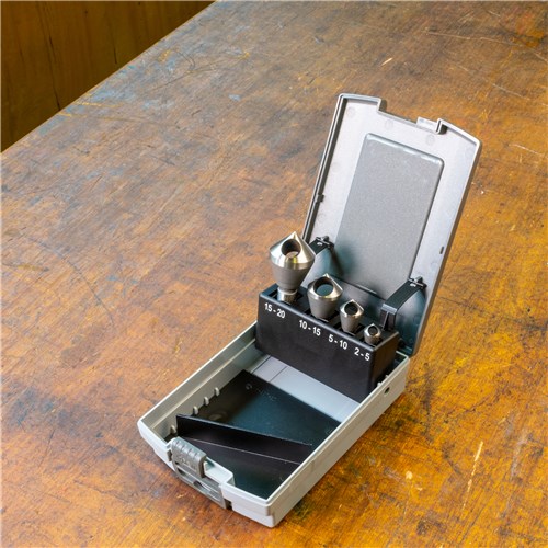 CS-4PCE-06-insitu-with-box