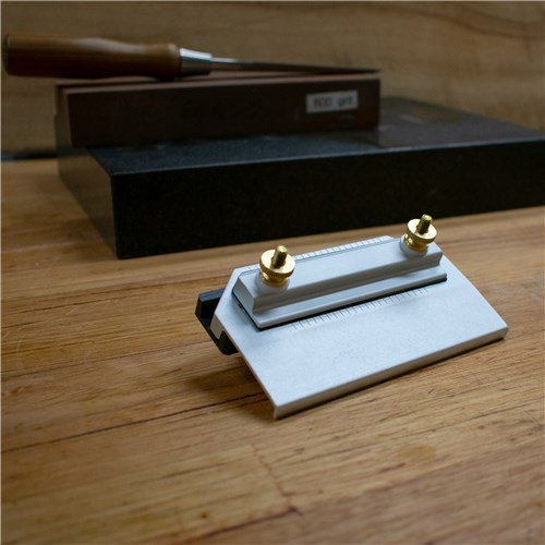 CSG-21-insitu07-chisel-in-BG