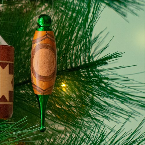 CT-ORNA7-GR-close-up