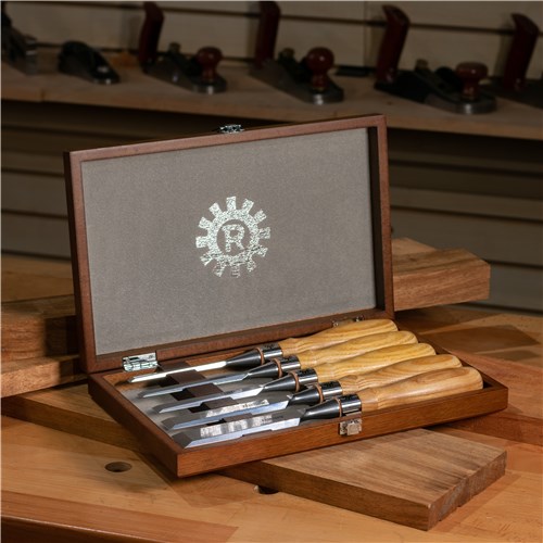 NRX-853600-in-case-lifestyle