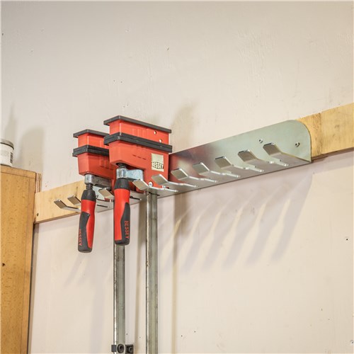 RACK-05-insitu-with-2-clamps-from-right-close-up-2000px
