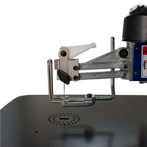 SS-530C-scroll-saw-blade-tensioned-2000px