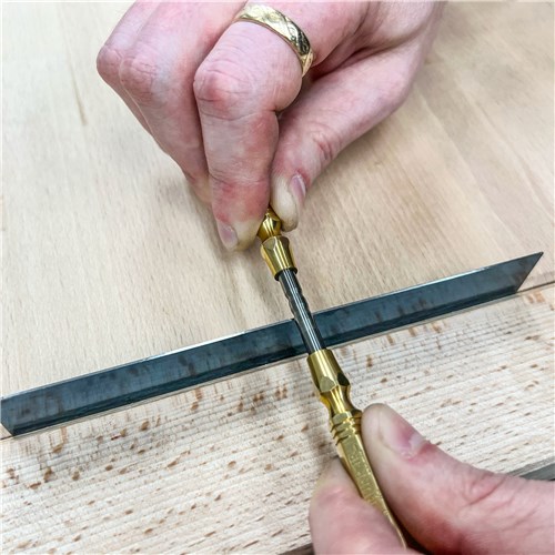 UMC-JR1-accu-burr-12