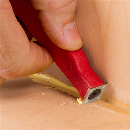 WoodScraper_scrappingglueoutofcorner